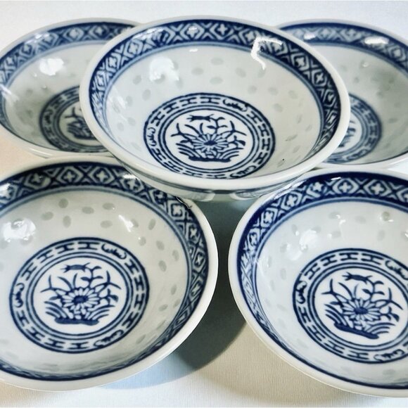 Vintage Blue & White Porcelain Dipping Bowls – Set of 4, Floral Pattern, 2.75” - Picture 2 of 7